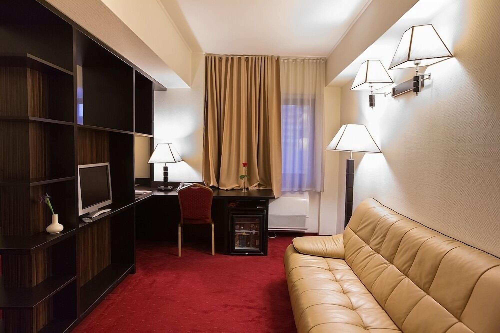 Ramada Iasi City Center Екстериор снимка
