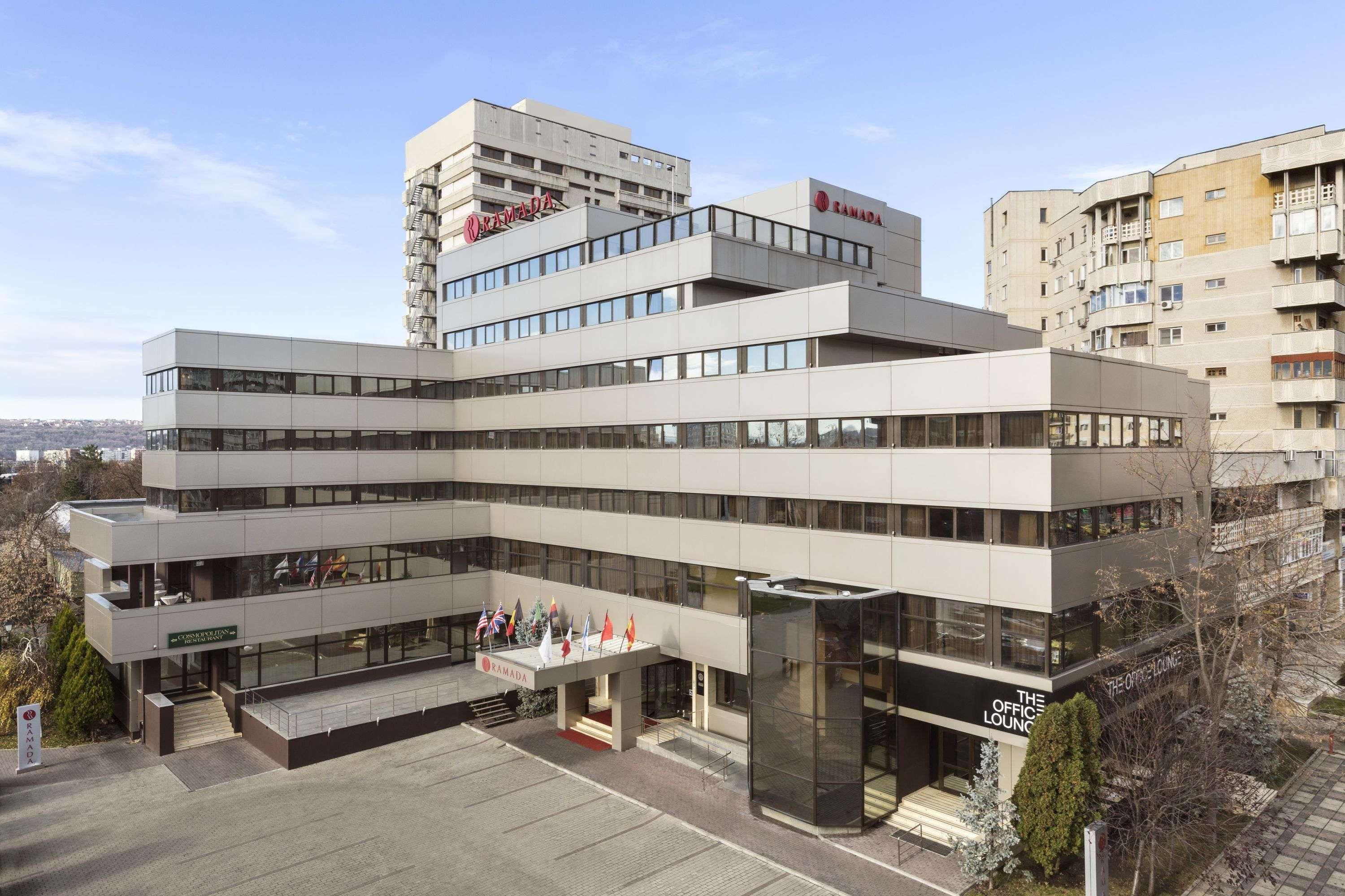 Ramada Iasi City Center Екстериор снимка