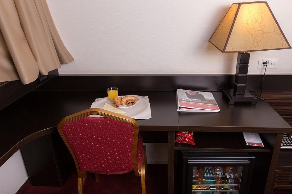 Ramada Iasi City Center Екстериор снимка