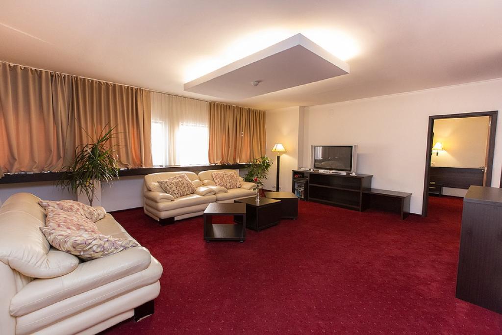 Ramada Iasi City Center Екстериор снимка