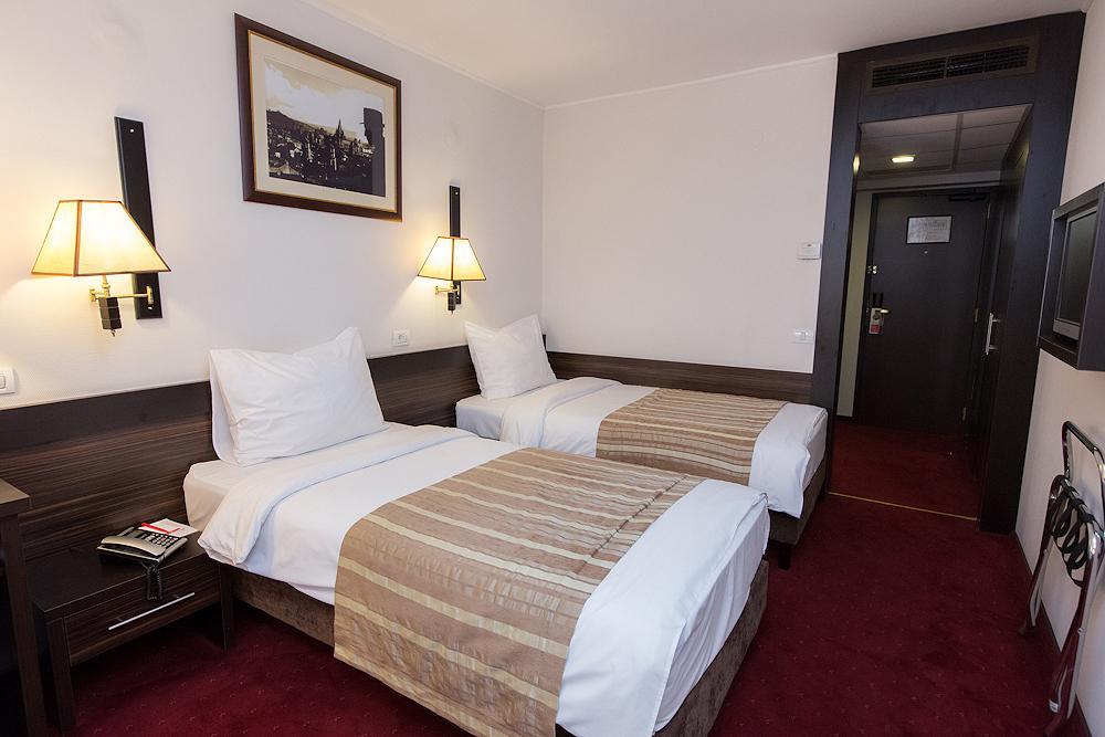 Ramada Iasi City Center Екстериор снимка
