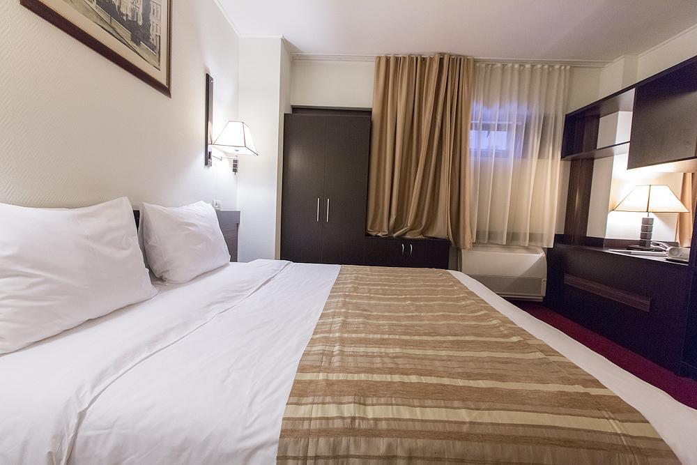Ramada Iasi City Center Екстериор снимка