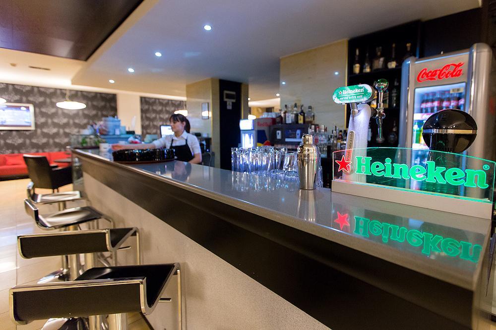 Ramada Iasi City Center Екстериор снимка