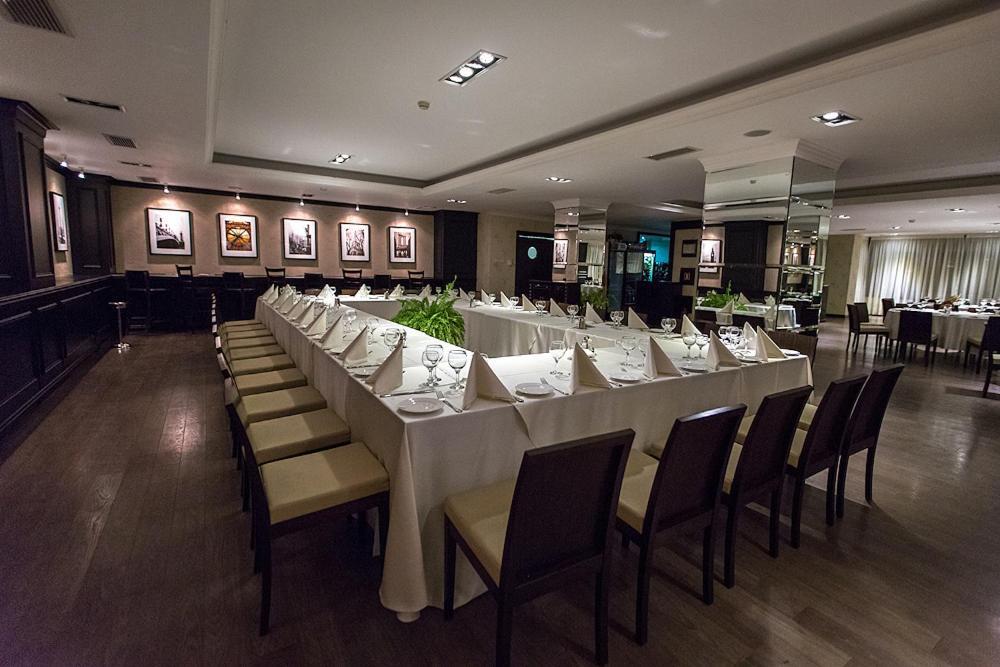 Ramada Iasi City Center Екстериор снимка